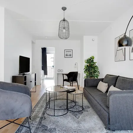 Sanders Field's - Chic Three-bedroom Townhouse With Private Terrace *