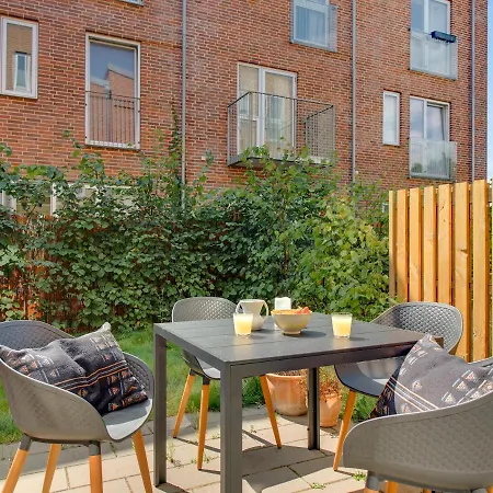 Sanders Field's - Chic Three-bedroom Townhouse With Private Terrace Apartman