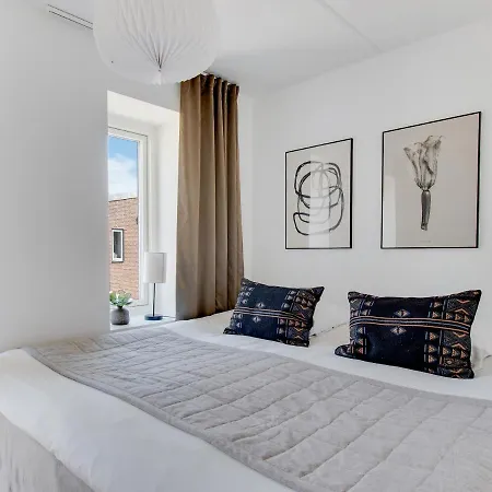 Apartman Sanders Field's - Chic Three-bedroom Townhouse With Private Terrace